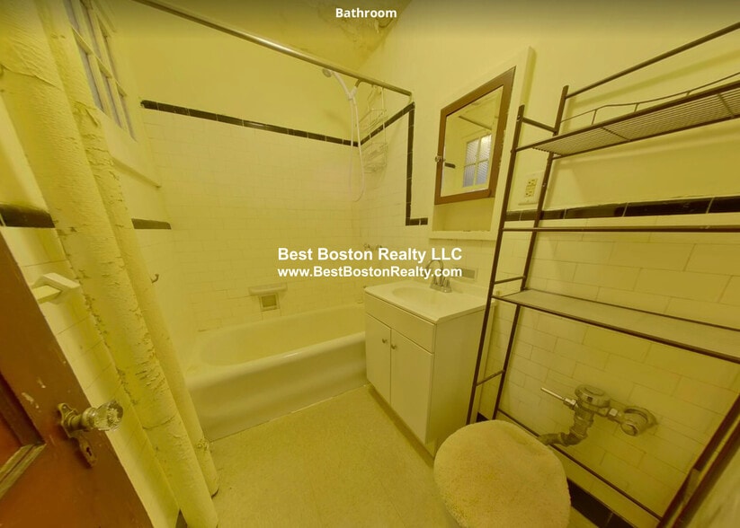 Building Photo - 22 W Wyoming Ave