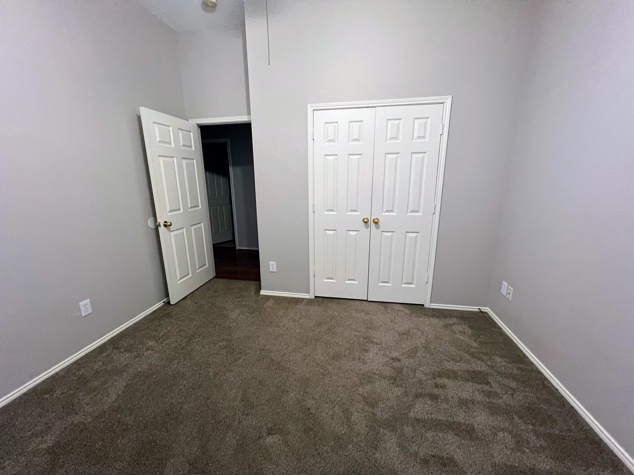 Building Photo - 5820 Chatham Ln