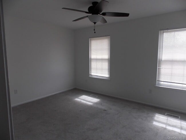 Building Photo - 38 Matthews Ln