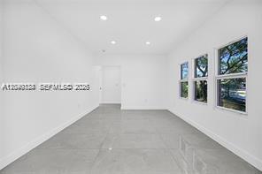 Building Photo - 1301 Sharar Ave