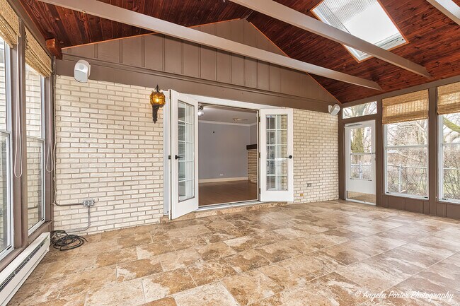 Building Photo - 756 Stonegate Rd