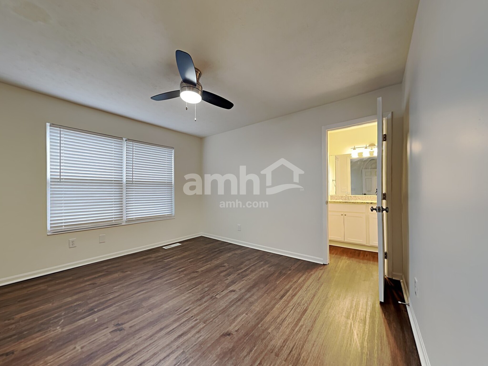 Building Photo - 15 Flamingo Ct