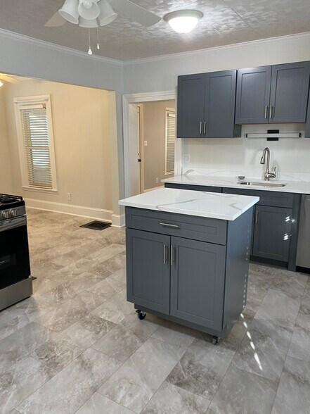 Building Photo - 8 Harrison Ave