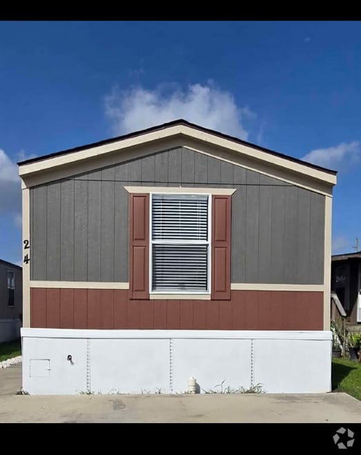 Building Photo - 1120 N Vista Dr