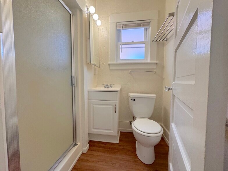 Building Photo - 40 Brooks Ave