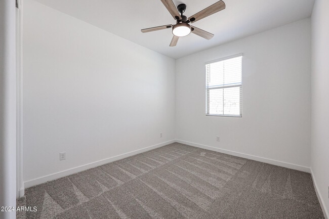 Building Photo - 2071 W Bramble Berry Ln