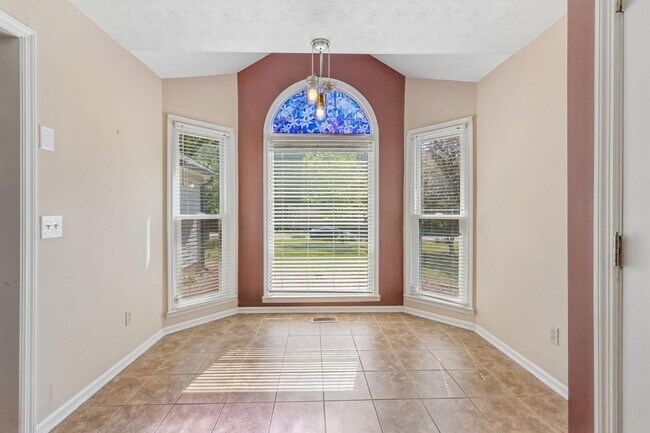 Building Photo - 107 Keri Dr