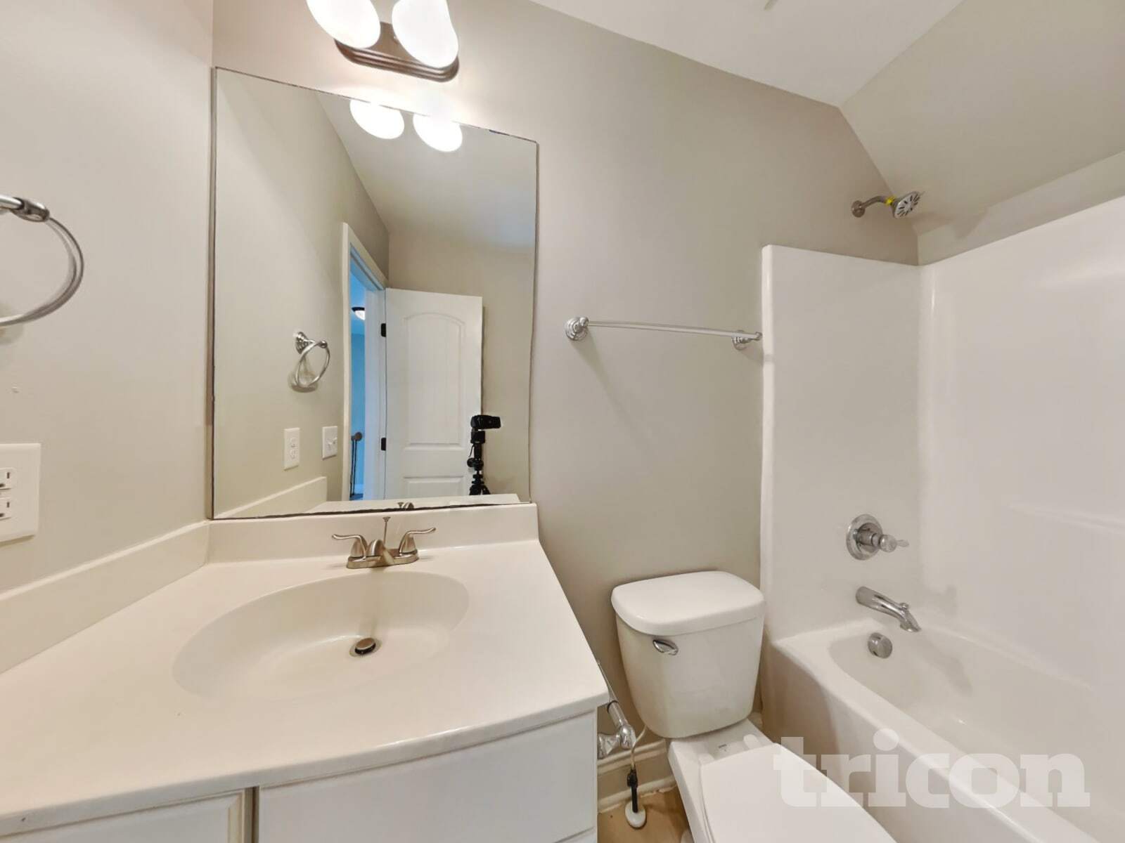 Building Photo - 3020 Plantation Glen Dr