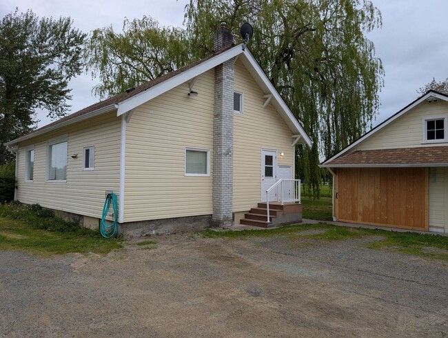 Building Photo - 762 Rhodes Rd