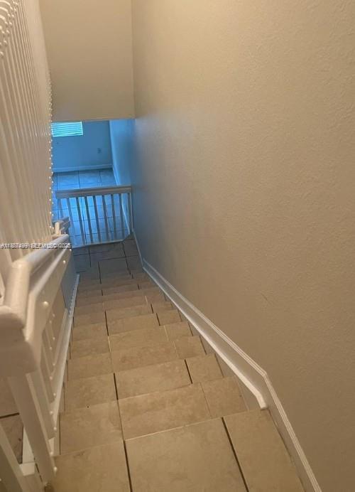 Building Photo - 205 SE 29th Terrace