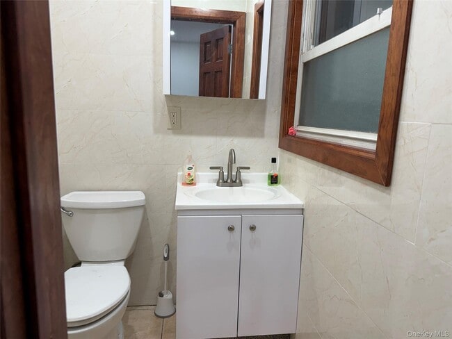 Building Photo - 190-56 103rd Ave