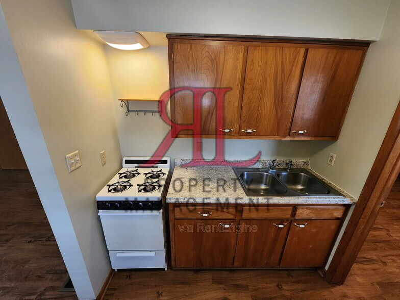 Building Photo - 3023 Darfield Pl