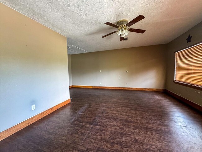 Building Photo - 624 Morrison Dr