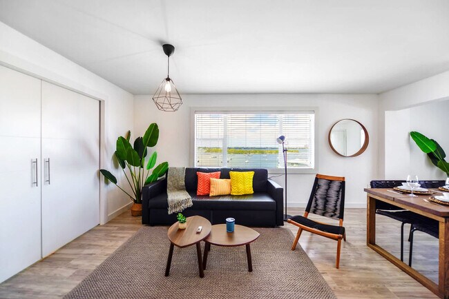 Building Photo - 7904 West Dr