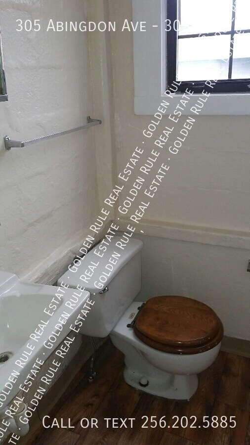 Building Photo - 305 Abingdon Ave NW