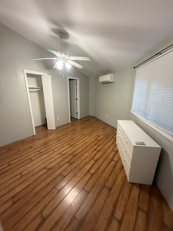 Building Photo - 489 Clubhouse Dr