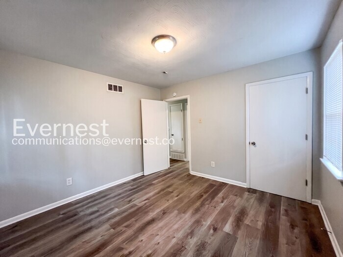 Building Photo - 856 White Clover Ln