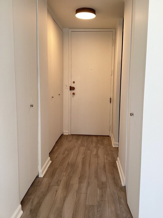 Building Photo - 5100 N Marine Dr