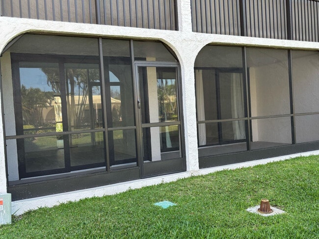 Building Photo - 1629 Riverview Rd