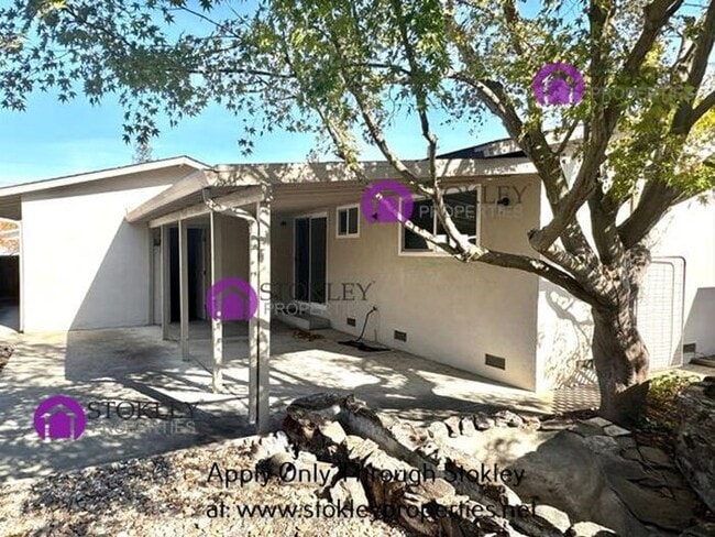 Building Photo - 1875 Queens Rd