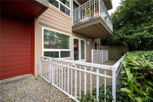 Building Photo - Sunny 1 bed 1 bath condo in Fremont