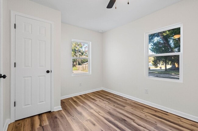 Building Photo - 1860 Calmes St