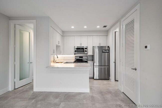 Building Photo - 217 Gulfstream Blvd