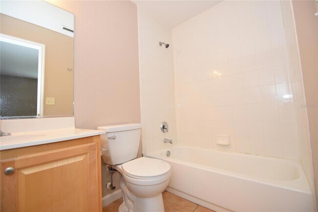 Building Photo - 7 Ryarbor Dr