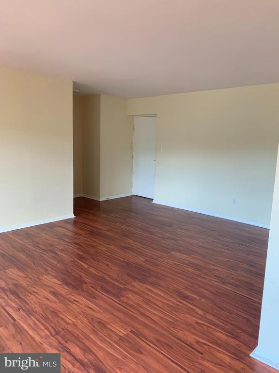Building Photo - 6141 Leesburg Pike