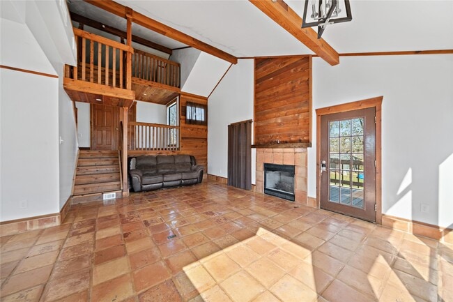 Building Photo - 6250 N Mallard Dr