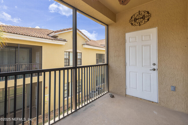 Building Photo - 135 Calle el Jardin