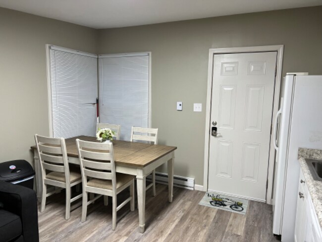 Building Photo - 109 N Charles St