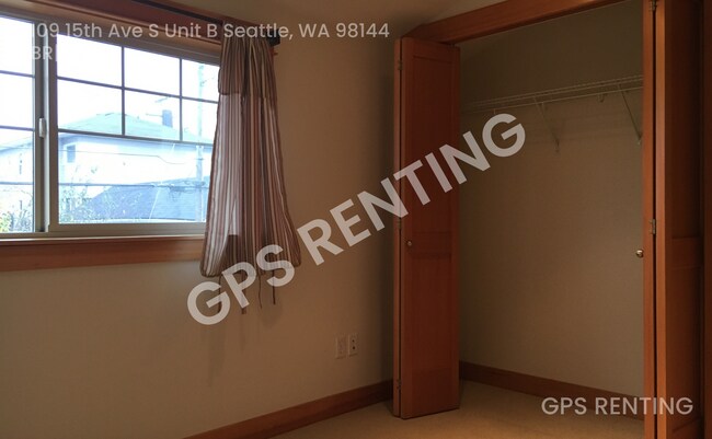 Building Photo - 2109 15th Ave S