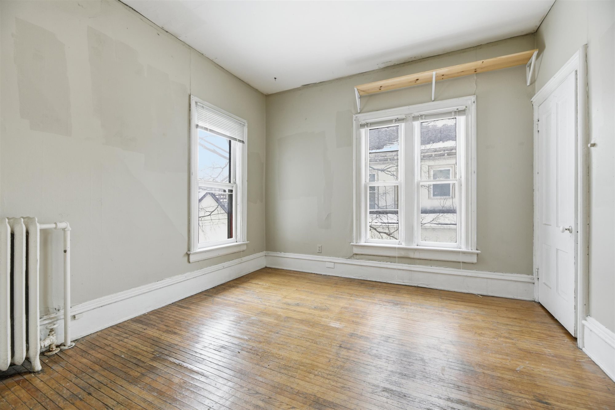 Building Photo - 514 5th Ave SE