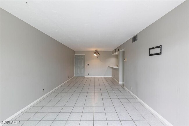 Building Photo - 2885 Palm Beach Blvd