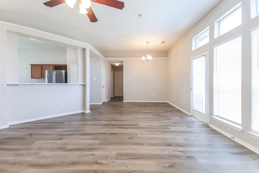 Building Photo - 1705 Green Terrace Dr