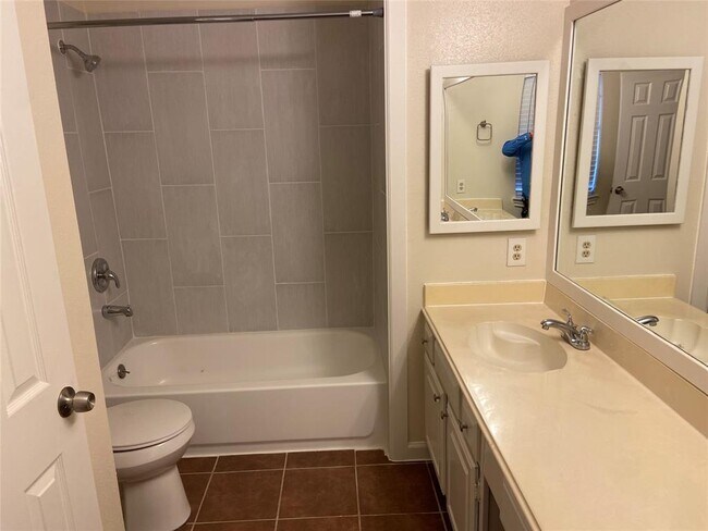 Building Photo - 11219 Willow Field Dr