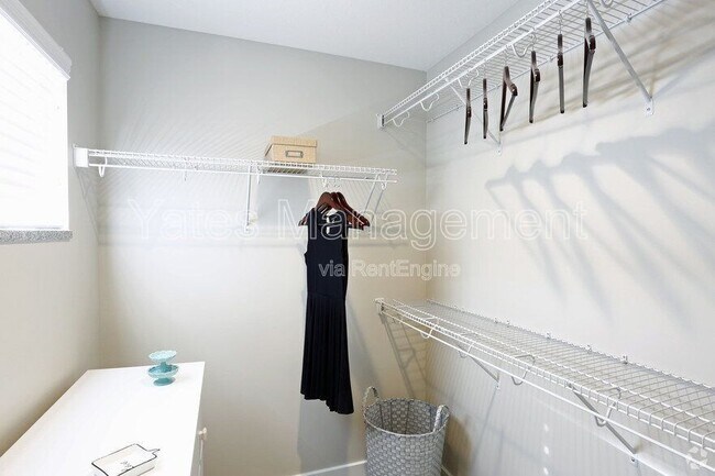 Building Photo - 115 Valor Dr