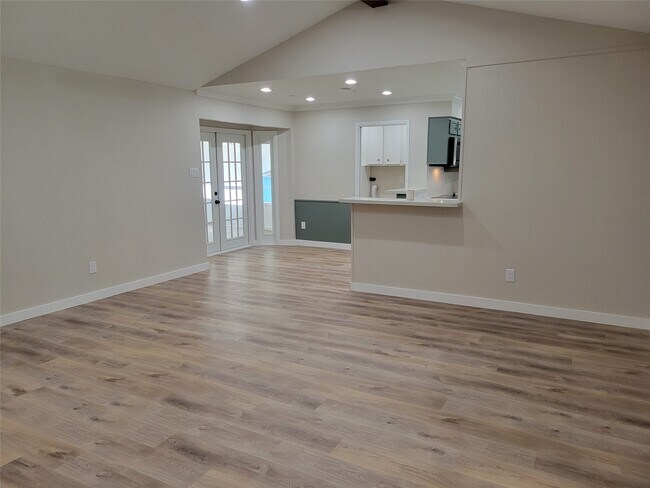 Building Photo - 1409 Drexel Dr