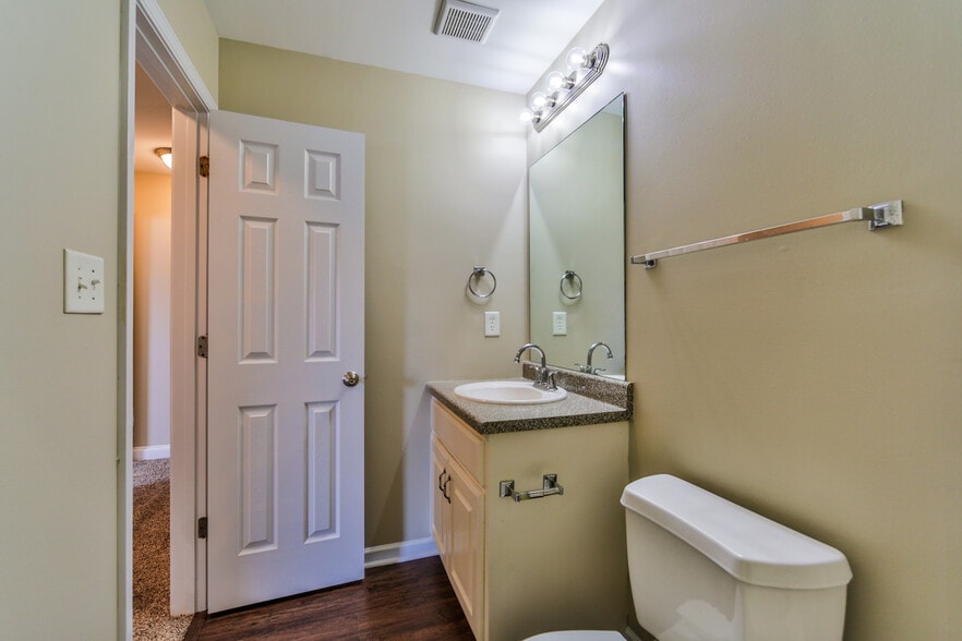 Building Photo - 304 Whitehall Ct