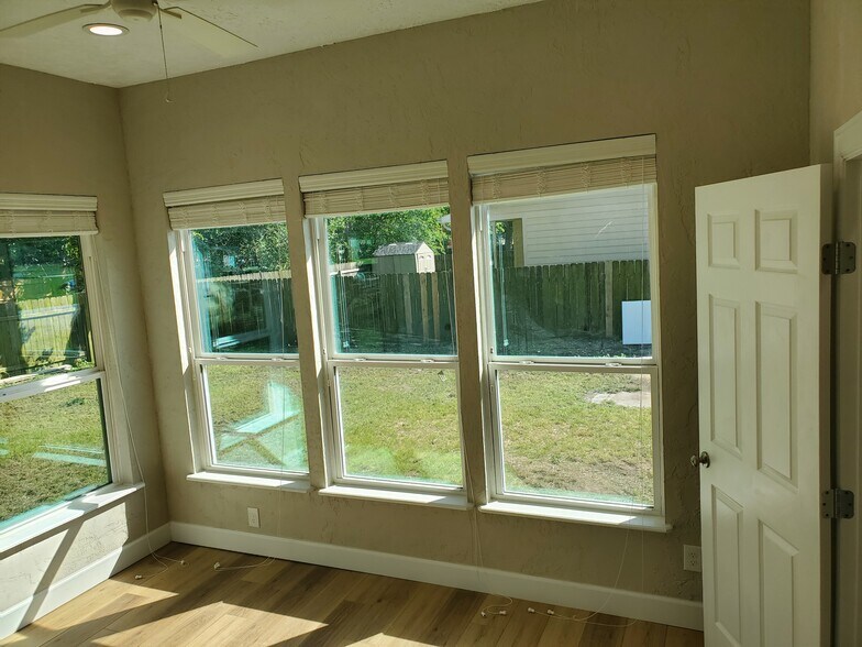 Building Photo - 6823 Guyler St