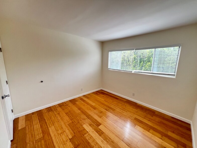 Building Photo - 2637 S Centinela Ave