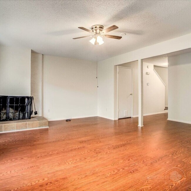 Building Photo - 3305 Bridge Manor Dr