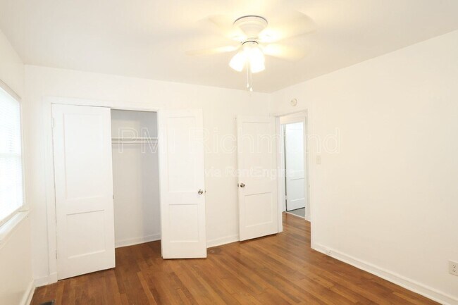 Building Photo - 3006 Manor Dr
