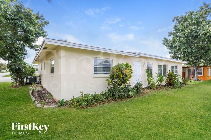 Building Photo - 7401 NW 58th St