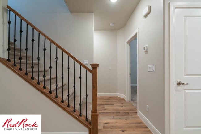 Building Photo - Newer Townhome in Hurricane Heights