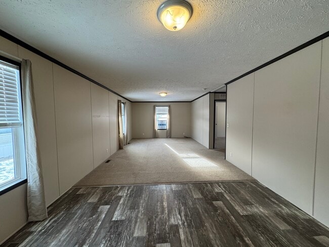 Building Photo - 215 Borman Ave