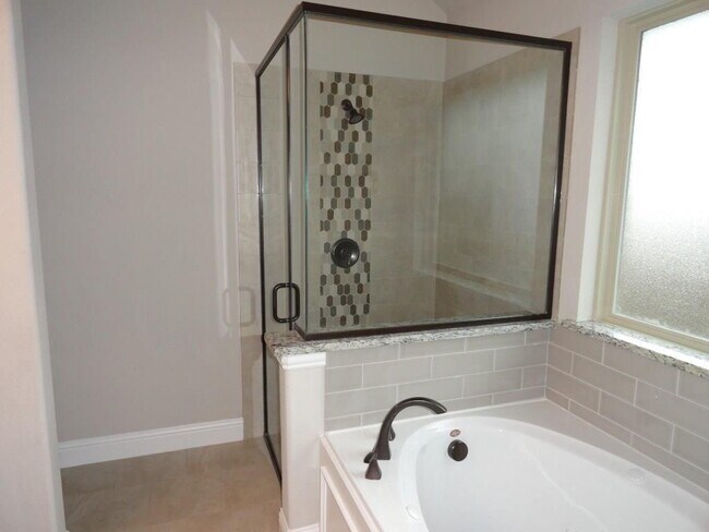 Building Photo - 309 Peachtree Ln