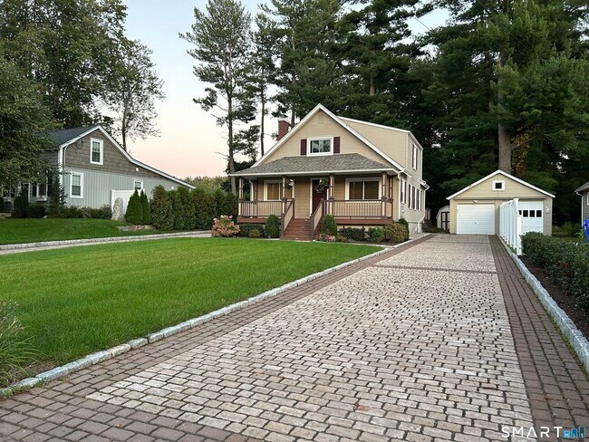 Building Photo - 102 Cottage Rd