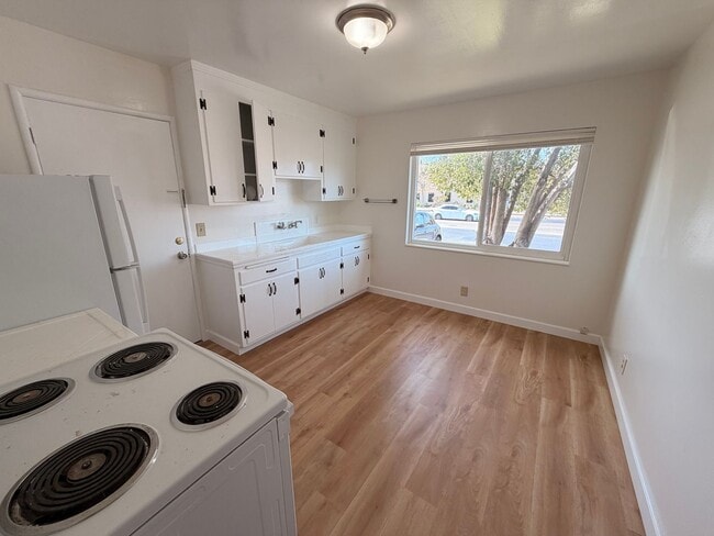 Building Photo - BRIGHT & SPACIOUS 2 BEDROOM/1 BATH AVAILABLE TO RENT IN LIVERMORE CA WITH $500 OFFFIRST MONTH'S R...